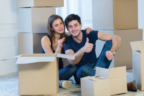 Moving truck with storage in Edgware