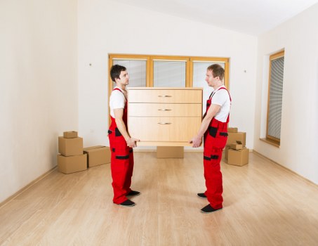 Secure storage units in Edgware for moving trucks